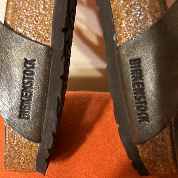 Birkenstock Gizeh bronze sandals 8/Euro 39 - Picture 8 of 12